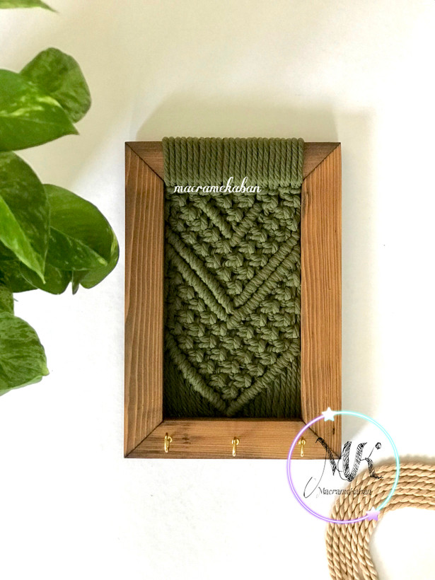 جاکلیدی دیواری مکرومه ابعاد 17 در 24 سانت